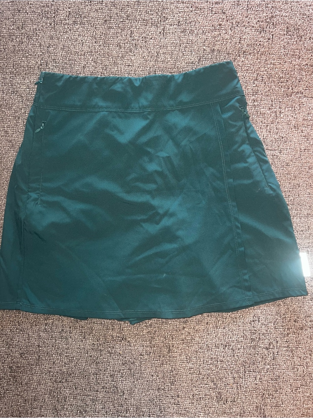 Women’s Foray Golf Skort with Side Zipper Green